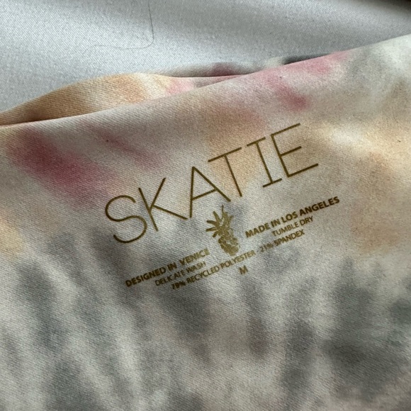 Skatie high waisted swim size small/ medium - Picture 2 of 3